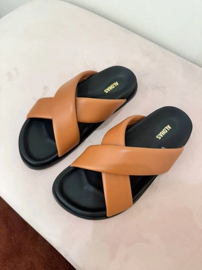 Women's Calima Leather Sandals In Camel
