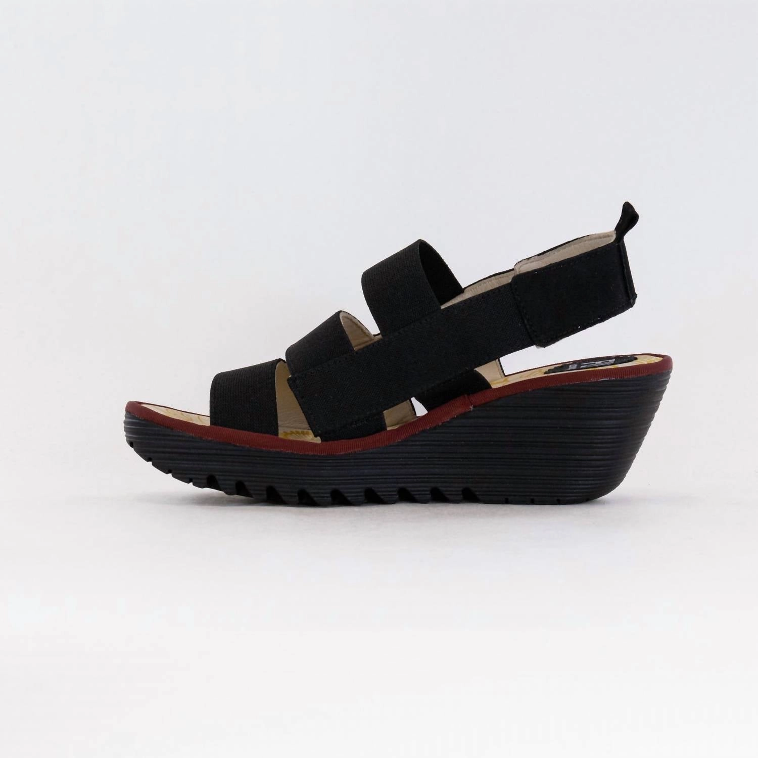 Women's Crossover Sandal In Cupido Black
