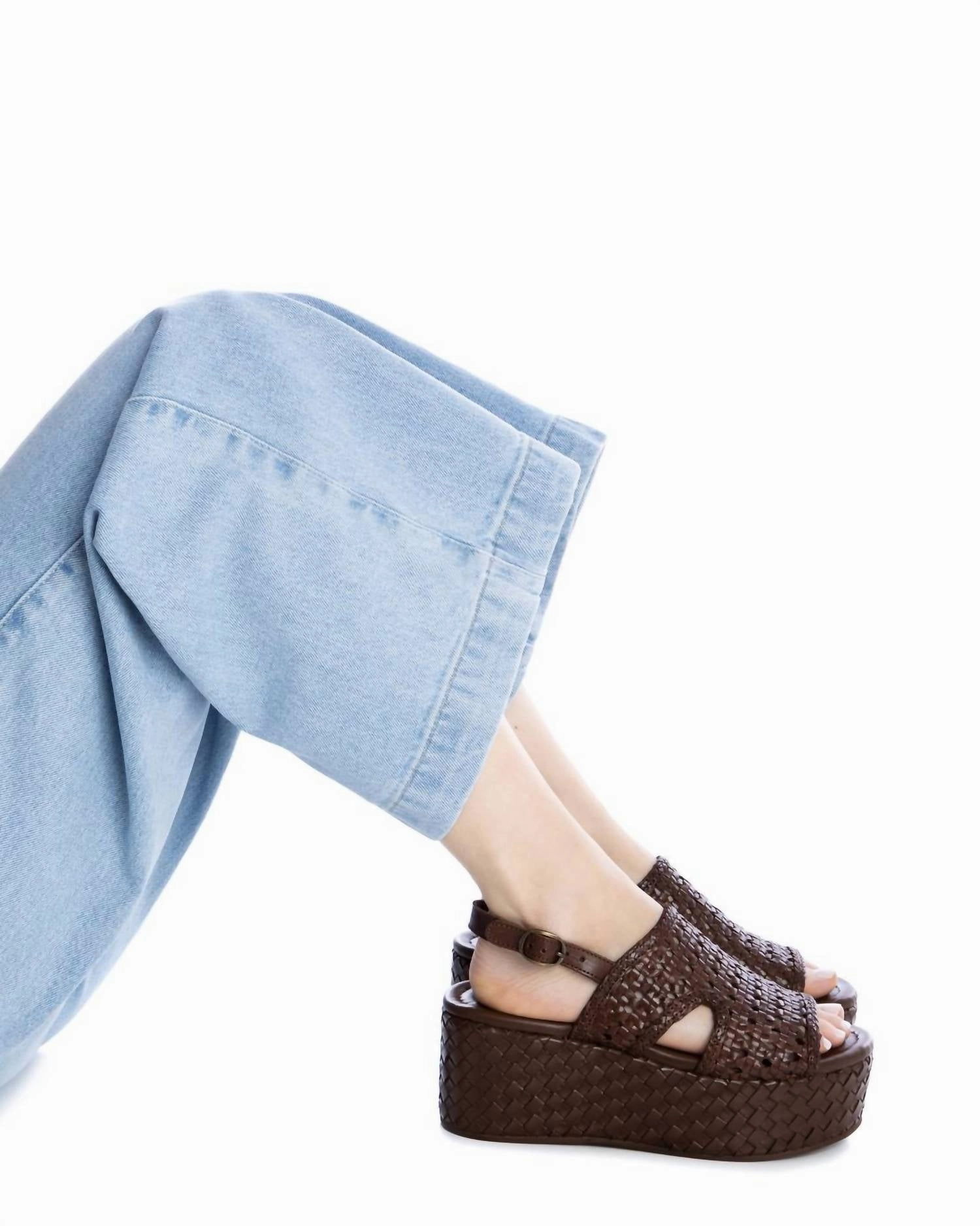 Women's Leather Sandal In Taupe