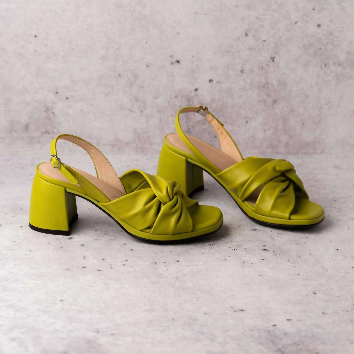 Women's Wild Sandals In Sauvage Apple