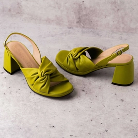 Women's Wild Sandals In Sauvage Apple